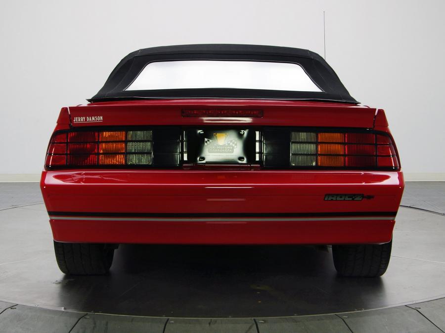  Chevrolet Camaro Z28 Iroc-Z Convertible 1987 года  (фото 14 из 16)